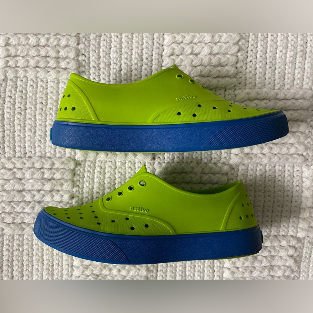 Native Boy or Girl Slip On Water Shoes Youth J5 - Picture 7 of 9